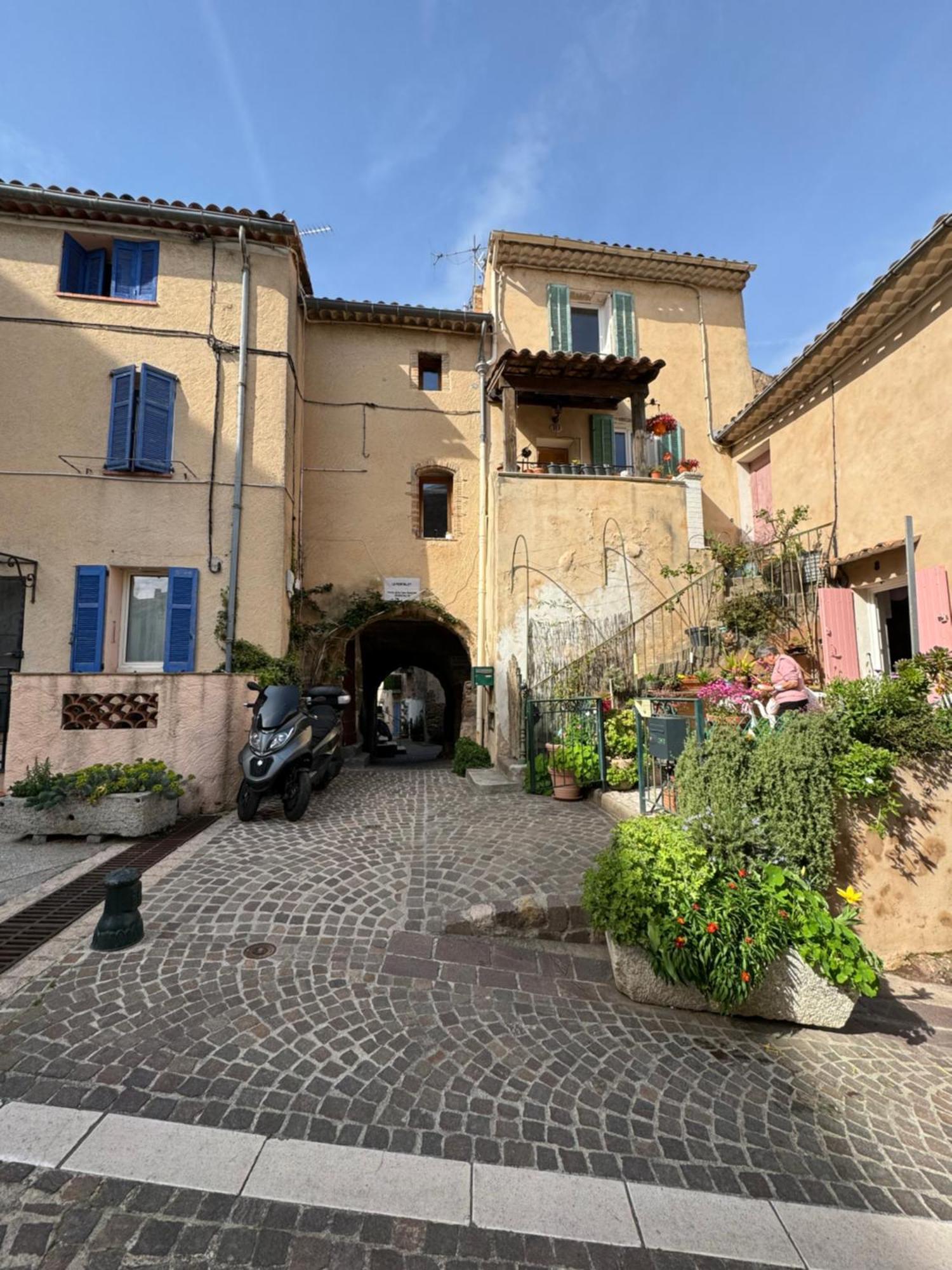 Chez Kay Appartement Roquebrune-sur-Argens Buitenkant foto